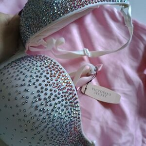 Victoria's Secret Limited Edition Fashion Show Bra2010 With Svaroski Crystals